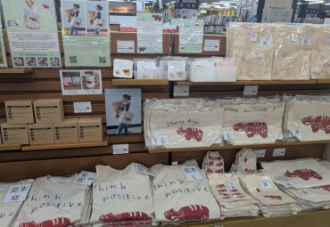 June Cranberry　赤べこグッズＰＯＰＵＰ開催中