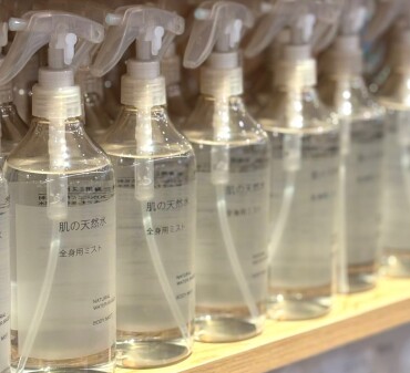 乾燥するお肌に。『肌の天然水』